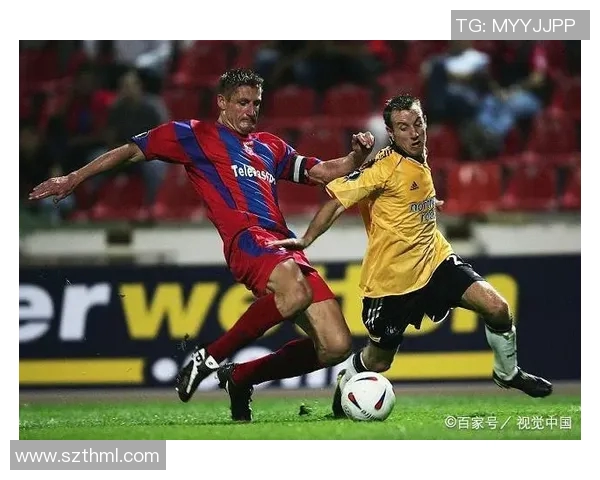 裁判与球员站位的战术解析及其对比赛走势的影响